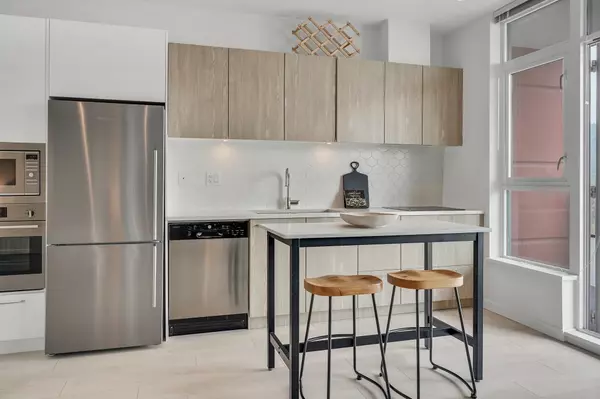 Coquitlam, BC V3J 0H9,691 North RD #606