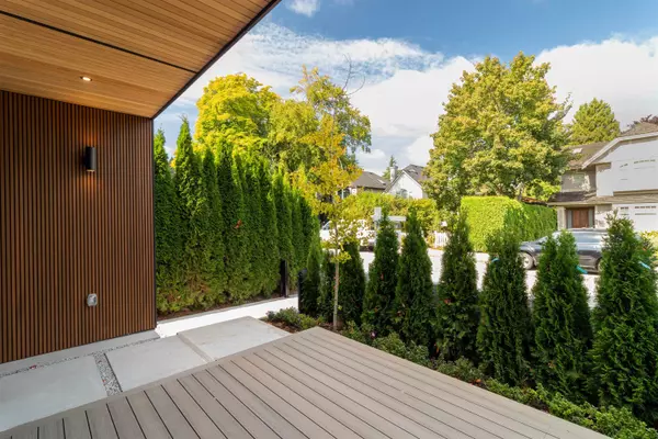 Vancouver, BC V6R 2W1,3460 W 14th AVE #1