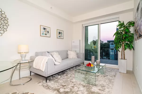 Surrey, BC V3V 0G9,13439 94a AVE #606