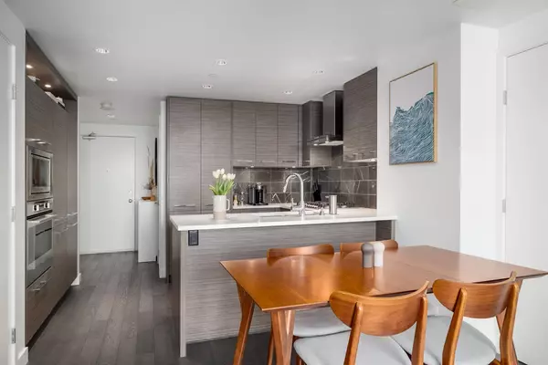 Richmond, BC V7C 0B9,7488 Lansdowne RD #906