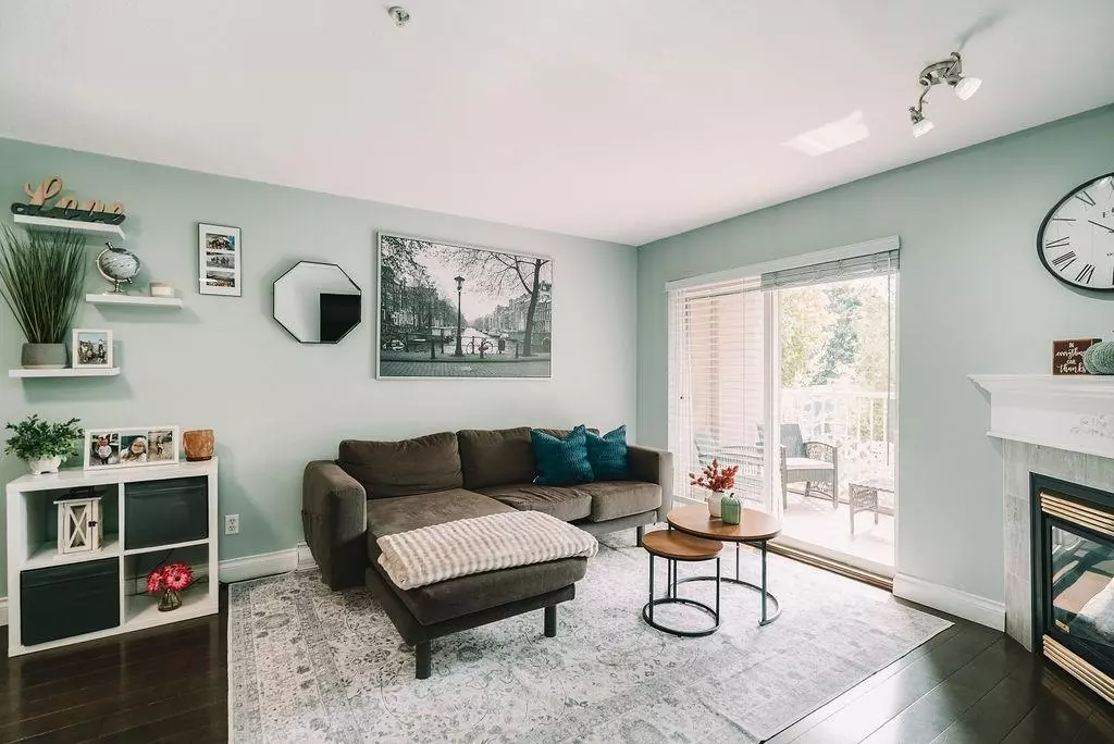 Maple Ridge, BC V2X 2L5,22230 North AVE #204