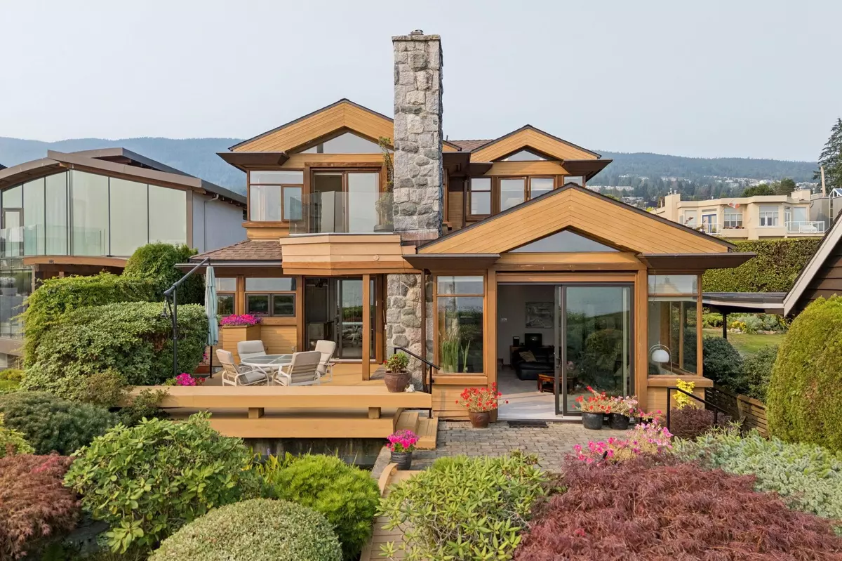 West Vancouver, BC V7V 1C8,2342 Bellevue AVE