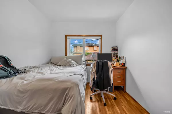 Burnaby, BC V5H 2K8,5514 Smith AVE