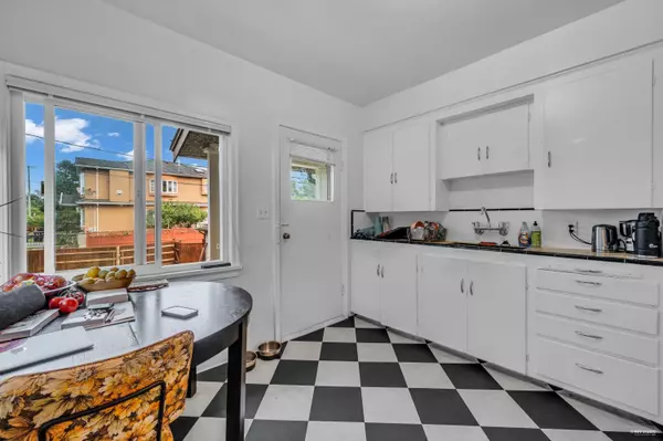 Burnaby, BC V5H 2K8,5514 Smith AVE