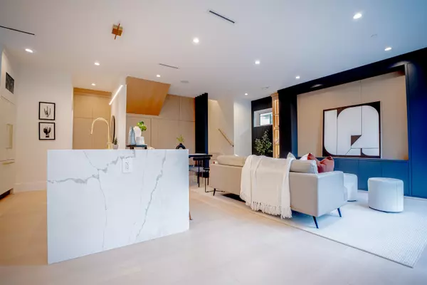 Vancouver, BC V5M 2K1,2522 E 15th AVE ##1