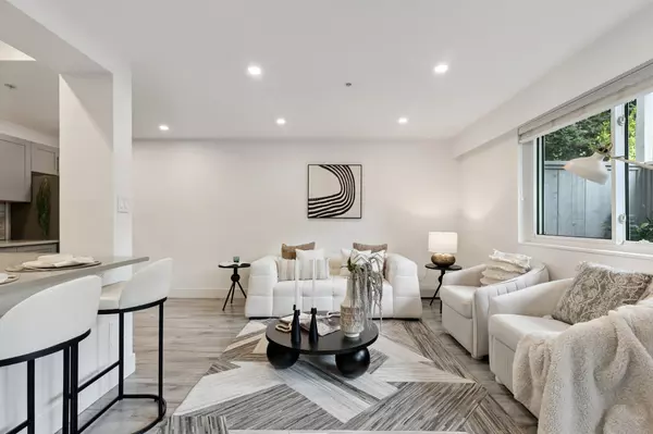 Port Coquitlam, BC V3B 1J5,2036 Coquitlam AVE #101