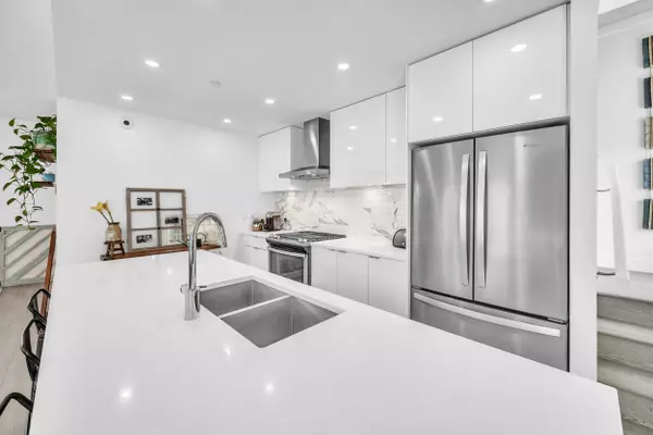North Vancouver, BC V7G 0A9,3596 Salal DR #17