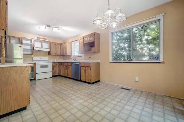 Surrey, BC V4A 1A7,16097 10 AVE