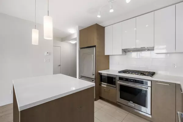 Coquitlam, BC V3B 0L9,3080 Lincoln AVE #3205