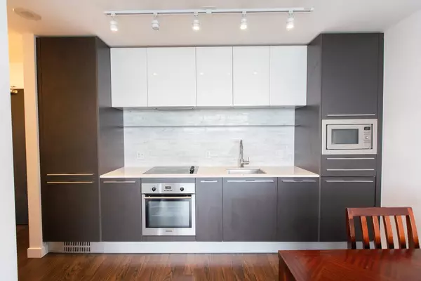 Vancouver, BC V5X 0E2,8131 Nunavut LN #3006