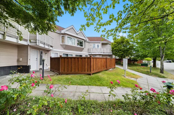 Burnaby, BC V3N 2E8,7901 13th AVE #7