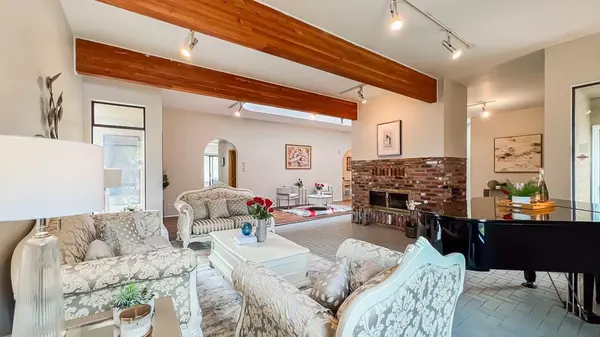 Vancouver, BC V6L 1A6,2236 W 18th AVE