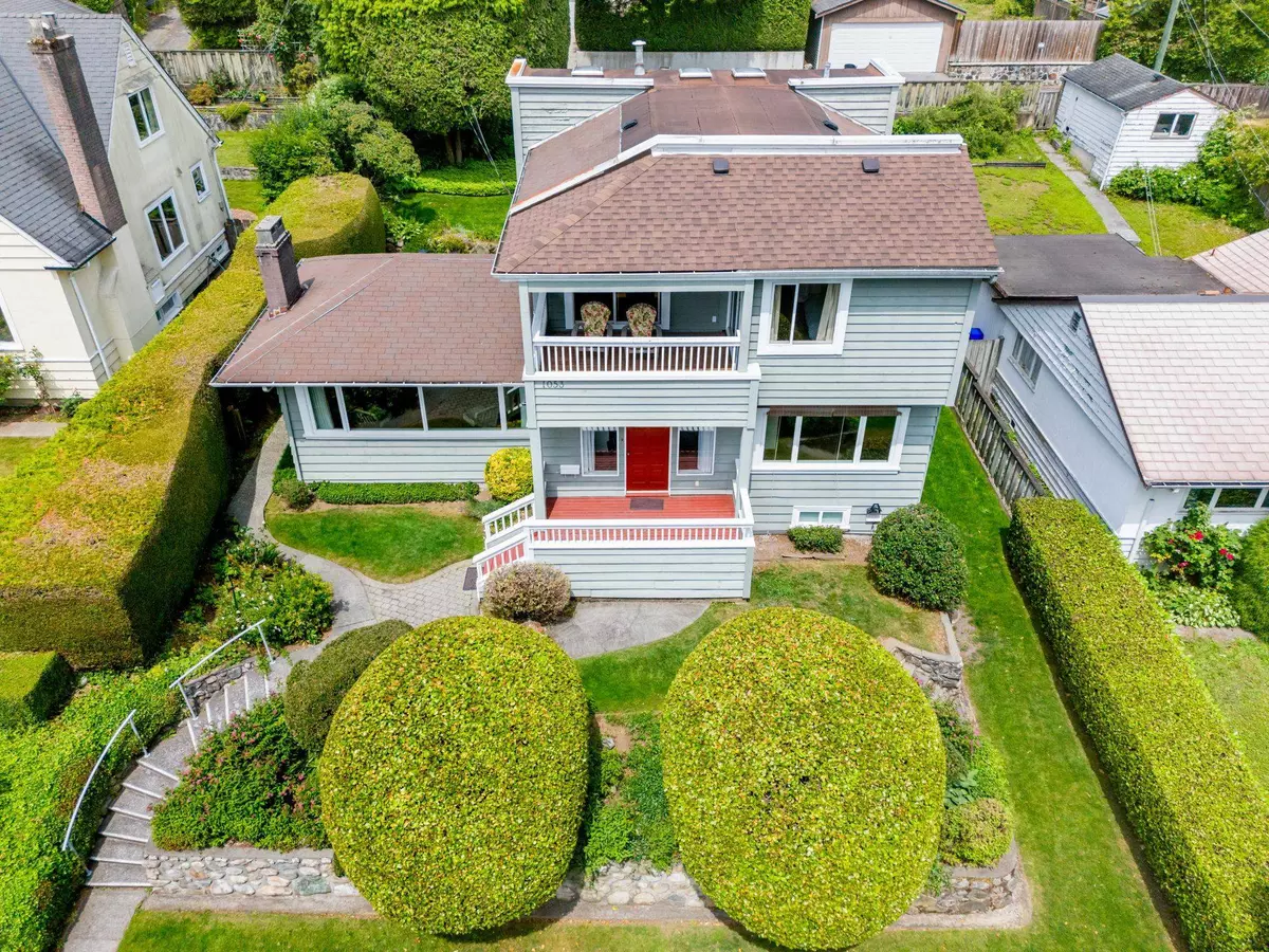 West Vancouver, BC V7T 2E3,1053 Lawson AVE