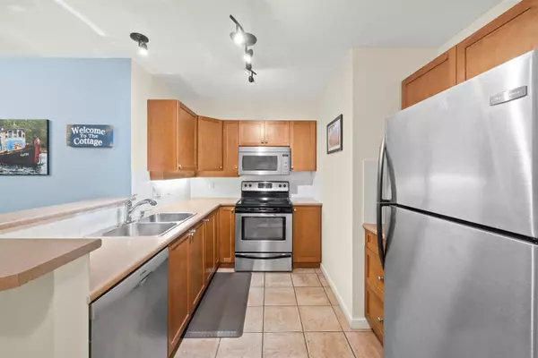 New Westminster, BC V3L 5V3,18 Smokey Smith PL #214