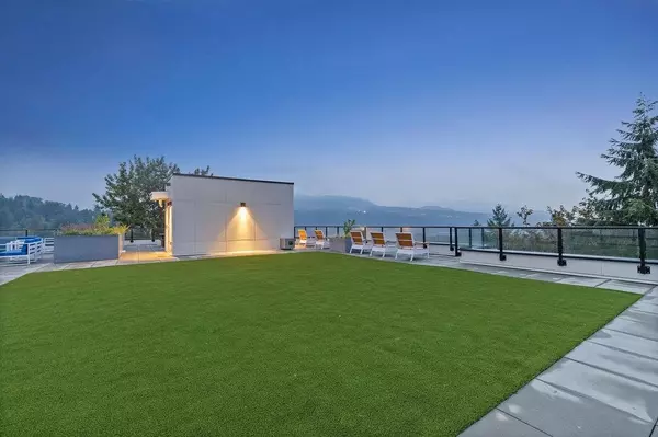 Port Moody, BC V3H 0N4,2002 St. George ST #317