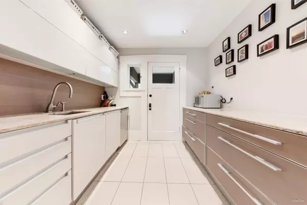 Vancouver, BC V6K 4C7,2340 Balaclava ST