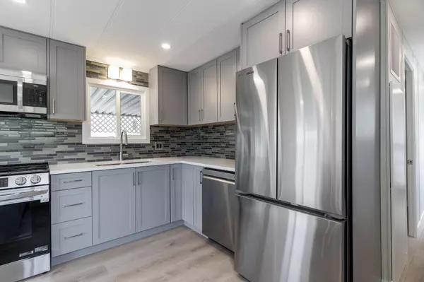 Surrey, BC V4A 4X4,1840 160 ST #224