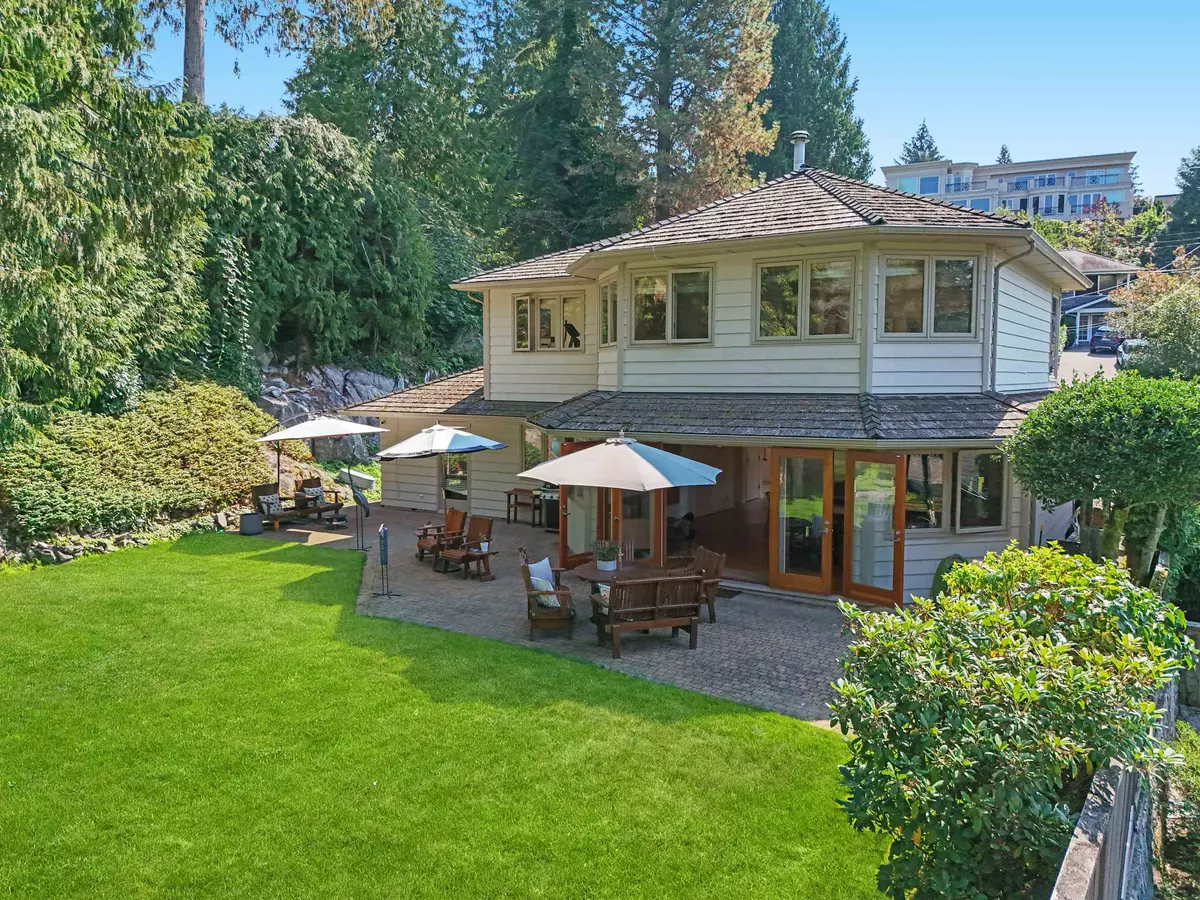 West Vancouver, BC V7W 1N5,5475 Greenleaf RD