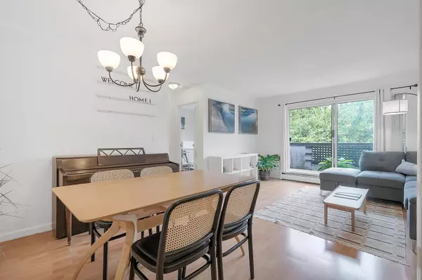 North Vancouver, BC V7P 1R2,809 W 16th ST #301