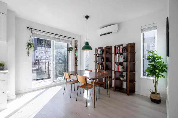 Port Moody, BC V3H 0K3,3021 St George ST #101