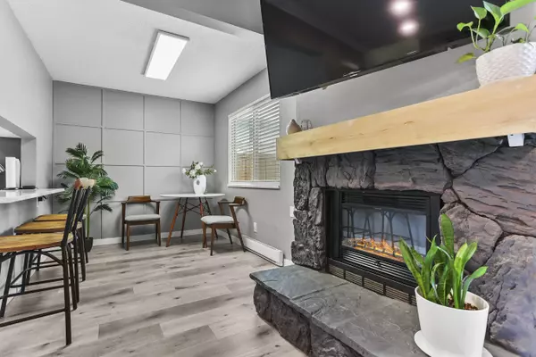 Langley, BC V4W 3P2,27456 32 AVE #120