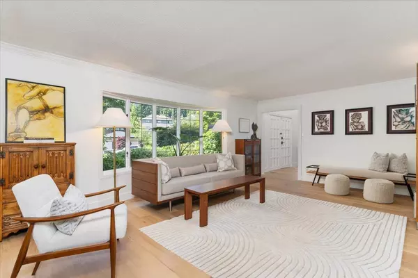 North Vancouver, BC V7R 4M4,5446 Cliffridge AVE