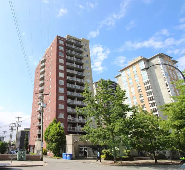 121 W 15th ST #1502, North Vancouver, BC V7M 1R8