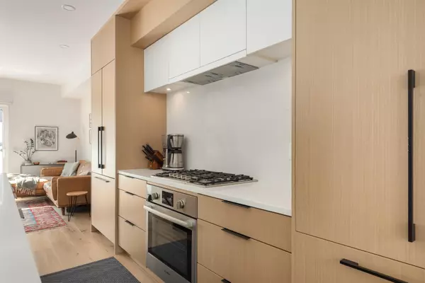 North Vancouver, BC V7L 1G6,649 E 3rd ST #123