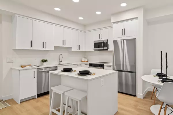 Abbotsford, BC V2S 2C5,33816 South Fraser WAY #205