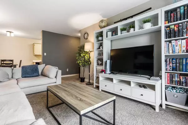 Abbotsford, BC V2S 3K1,2750 Fuller ST #305