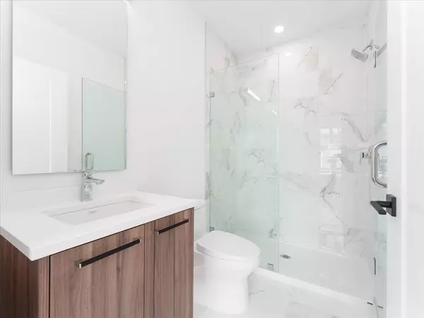 Vancouver, BC V6P 3H1,6859 Cambie ST #503