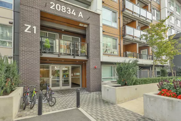 20834 80 AVE #A204, Langley, BC V2Y 2C8