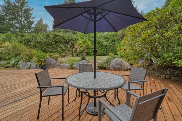 Halfmoon Bay, BC V7Z 1A8,8096 Wildwood RD