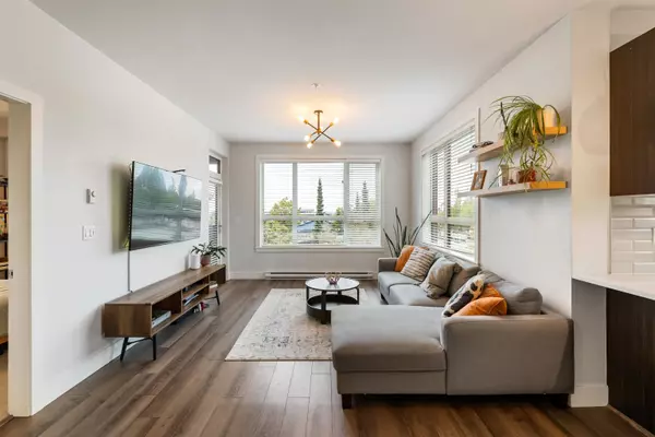 Surrey, BC V4P 0G3,2960 151 ST #214