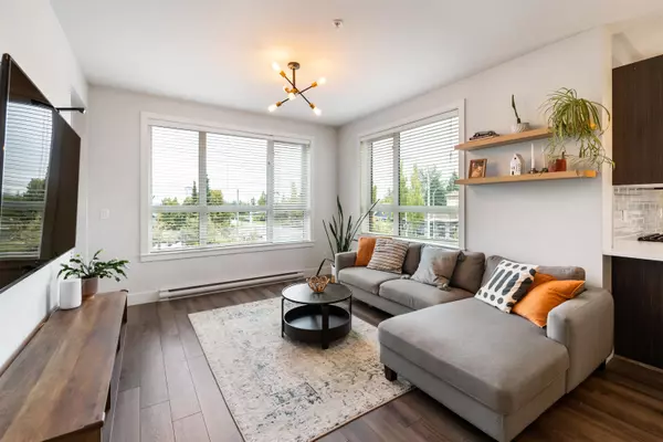 Surrey, BC V4P 0G3,2960 151 ST #214