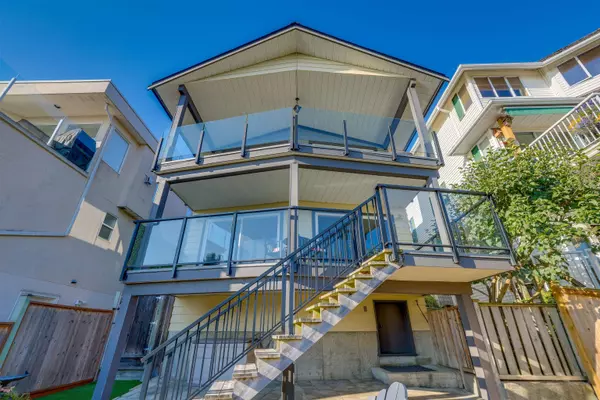 White Rock, BC V4B 2C9,14760 Upper Roper AVE