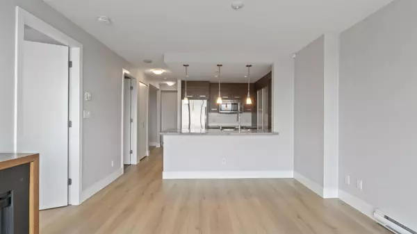 Coquitlam, BC V3B 0B8,2959 Glen DR #806