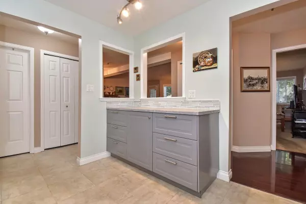 Langley, BC V3A 8R8,5710 201 ST #115