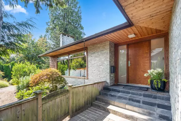 West Vancouver, BC V7V 4J4,1325 25th ST