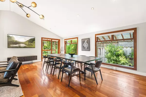 West Vancouver, BC V7V 4J4,1325 25th ST