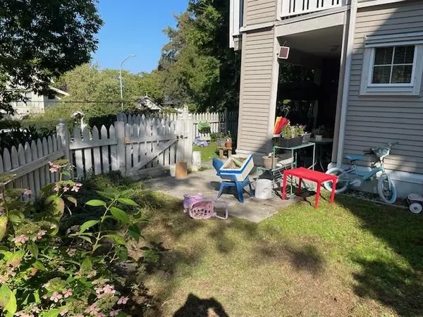 Richmond, BC V6Y 4K5,8060 Jones RD #117