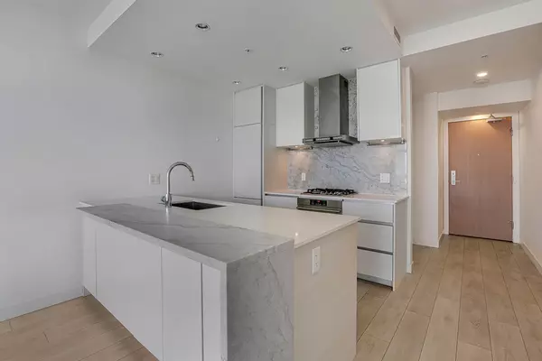 Burnaby, BC V5H 0H4,6098 Station ST #3106