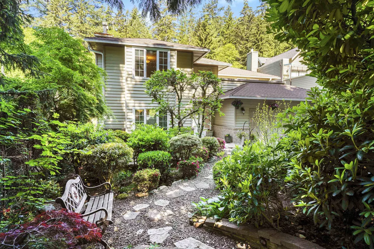 North Vancouver, BC V7R 4W6,5885 Nancy Greene WAY