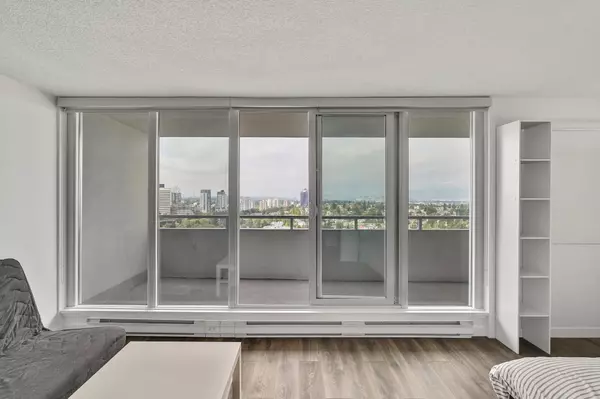 Burnaby, BC V5H 1K2,4160 Sardis ST #2003