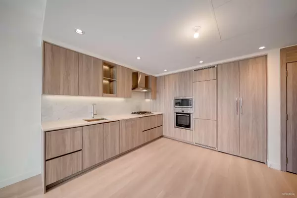 Burnaby, BC V5C 0M9,4730 Lougheed HWY #3006