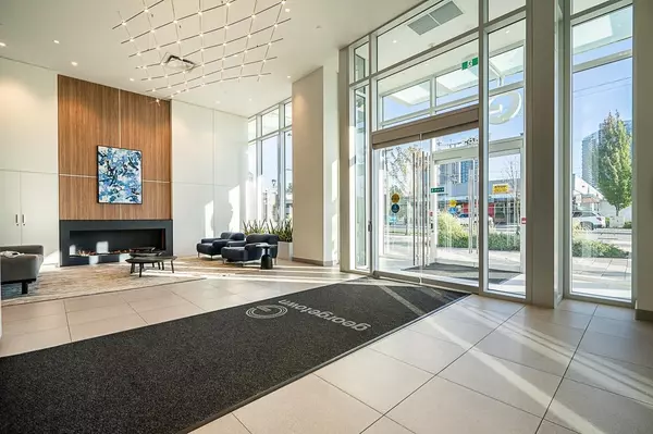 Surrey, BC V3T 1N7,13685 102 AVE #1704