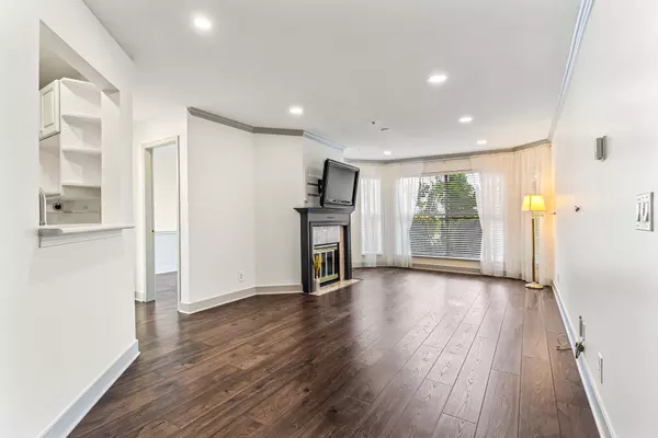 Surrey, BC V3W 1G9,7171 121 ST #120