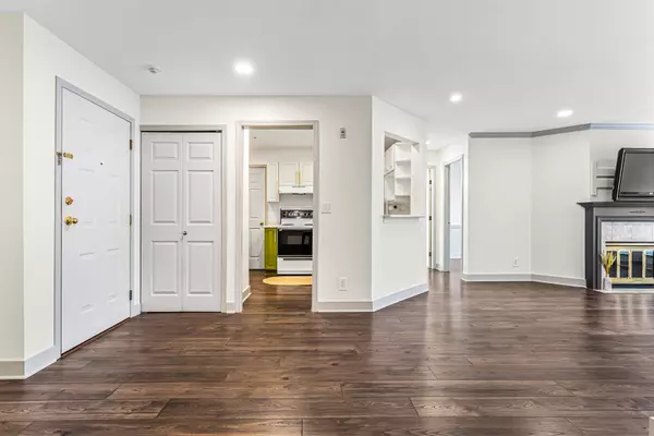 Surrey, BC V3W 1G9,7171 121 ST #120