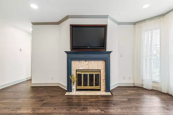 Surrey, BC V3W 1G9,7171 121 ST #120