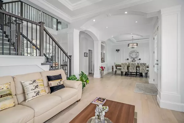 Burnaby, BC V5G 1W3,5506 Kincaid ST